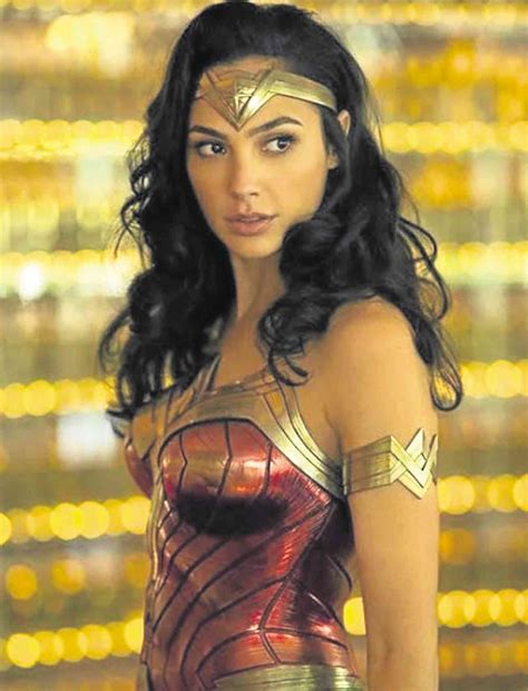 Gal Gadot Stare  Gal Gadot Stare Wonder Woman Discover And Share Sexiz Pix