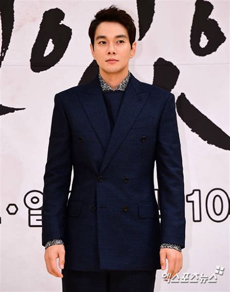Lee kyu han (august 4, 1980) is a south korean actor. Lee Kyu-han sẽ tham gia bộ phim mới của đài tvN ...
