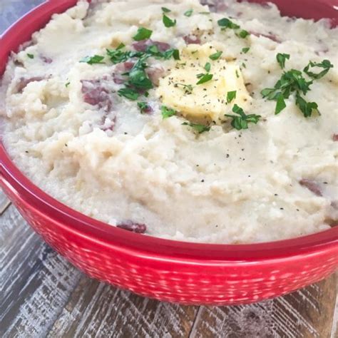 Also, using an electric pressure cooker means no more babysitting a. Instant Pot Garlic Mashed Potatoes Recipe