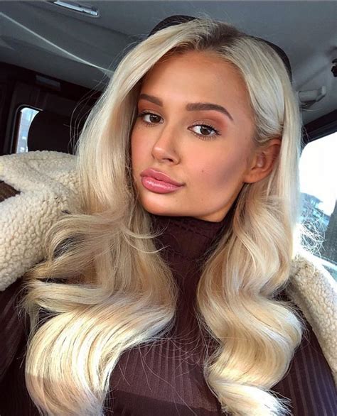 Love Islands Molly Mae Tries Chin Sculpting Fix At Home After