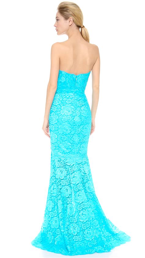 Lyst Monique Lhuillier Chantilly Lace Strapless Gown In Green