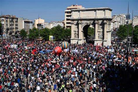Mass Labor Day Protests Demonstrate French Anger Toward Macrons Pension Reform