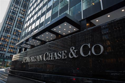 JPMorgan Asks Senior Sales And Trading Staff To Return To The Office