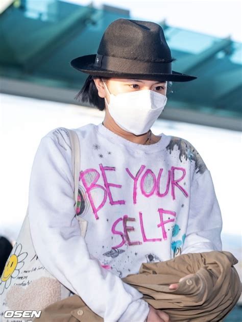 Photo Twice、コンサートのため日本へ出国しっかりとマスクをつけて空港へ（動画あり） Kstyle