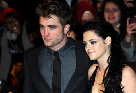 Nach Kristen Stewart Robert Pattinson Hat Ein Süßes Date Mit Seiner Neuen Freundin