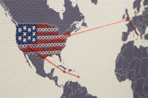 Familiar stitch patterns take on new clarity when viewed as stitch maps. Wereldkaart op canvas Cross Stitch Map | Suck UK ...