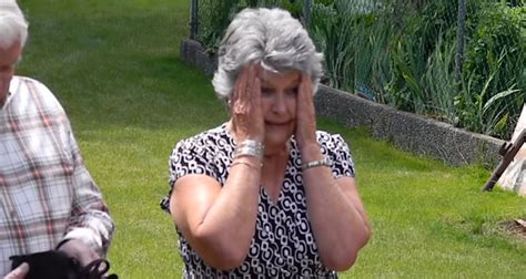 Granddaughter Gives Grandma Heartwarming Surprise Before Senior Prom By Wearing Her 57 Year Old