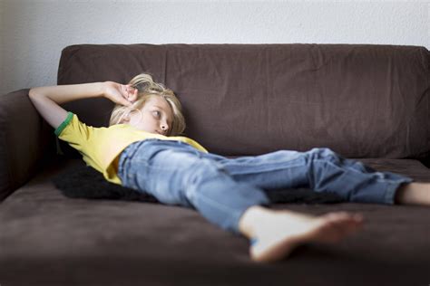 In Den Ferien Kind Stöhnt „mir Ist Langweilig“ Das Sollten Eltern