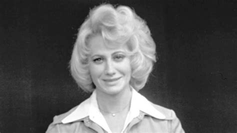 Krystyna loska to jedna z najsłynniejszych polskich konferansjerek, spikerek i prezenterek krystyna loska prowadziła m.in. Krystyna Loska składa życzenia noworoczne (1973/74 r ...