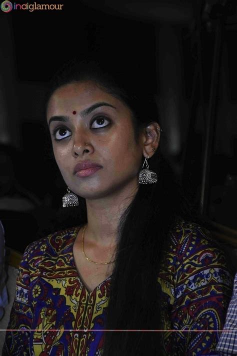 Gauthami Nair Actress Photoimagepics And Stills 449730