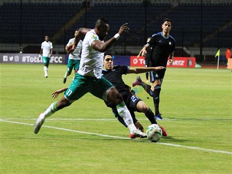 هذا و أنقذ المغربي أشرف بن شرقي فريقه الزمالك من التعرض للهزيمة أمام بيراميدز، بعدما تعادل معه. بيراميدز يتجاوز المصري بصعوبة وينفرد بصدارة مجموعته ...
