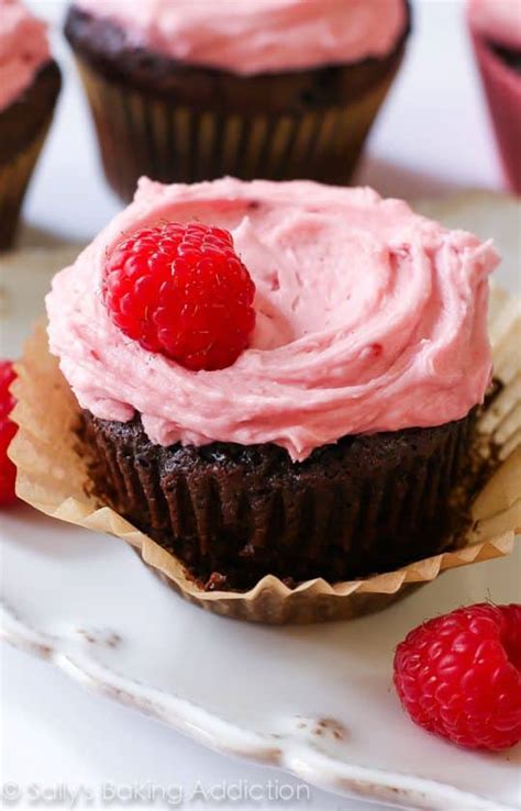 Chocolate Cupcakes With Creamy Raspberry Frosting Sallys Baking Addiction