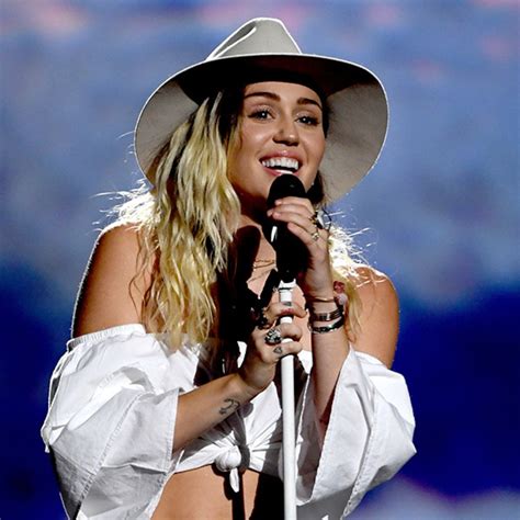Miley Cyrus Gives Emotional Malibu Performance At The 2017