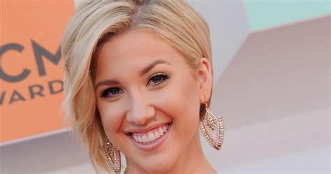 ‘chrisley Knows Best Star Savannah Chrisley Rushed To Hospital After Scary Car Wreck Huffpost