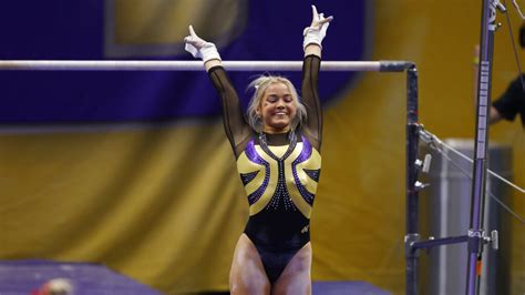 Lsu Gymnast Olivia Dunne Drops Thirst Trap To Reveal Her Phone Was