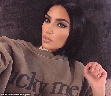 Kim Kardashian Wears Huge Diamond Chain Necklace For Series Of Selfies