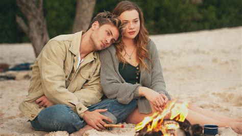 Jessica knows exactly what her life is supposed to look like and where it takes her. Dem Horizont so nah Trailer DF - FILMSTARTS.de