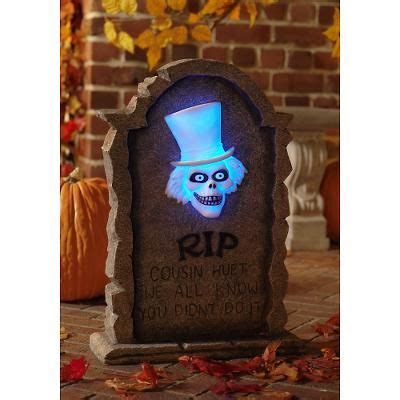 Take a haunted history or ghost tour. Hatbox Ghost | Haunted mansion halloween, Halloween ...