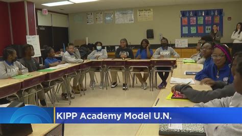 Chicago Students Learn To Be Leaders For The Model Un Conference Youtube