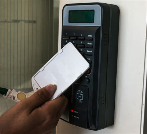 Exploring the Difference Between IC Cards and RFID Cards - JLTcard