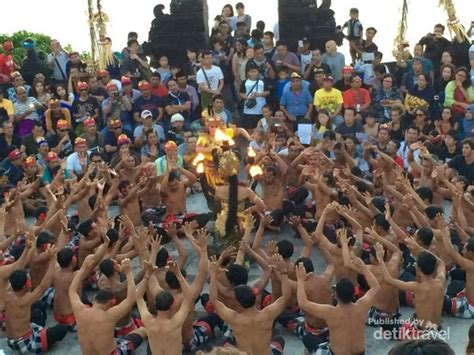 Jadi kalau agan kepeleset disitu, hmmmm. Tari Kecak, Budaya dan Alam yang Menyatu