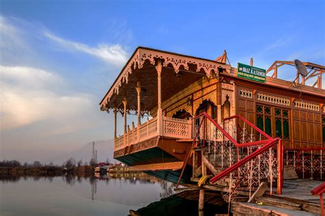 Naaz Kashmir Naaz Kashmir Offer Affordable Kashmir Houseboats Tour