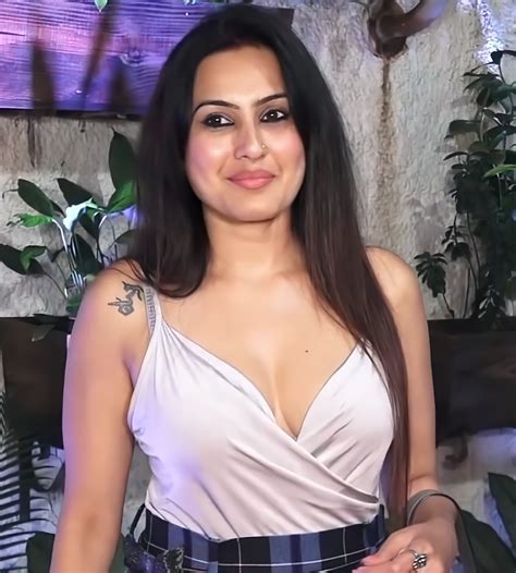 Kamya Punjabi Got Heavenly Boobs Scrolller