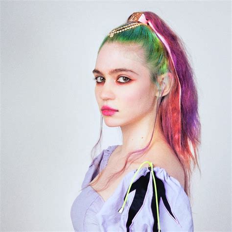 Grimes Biography Albums Music Vídeos And Photos Muzplay