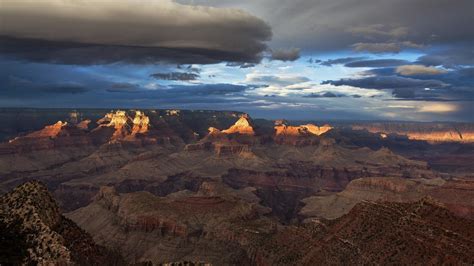 Cloudy Morning At Grand Canyon National Park Wallpaper Backiee