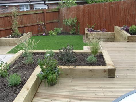 The best low maintenance small shrubs include dwarf alberta. Plants Small Yard Patio Front House Best Low Maintenance ...