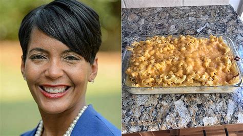 Atlanta Mayor Defends ‘dry Mac And Cheese Christmas Dish After Photo