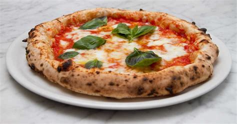 Pizza Margherita Le 5 Pizzerie Migliori Sono A Napoli