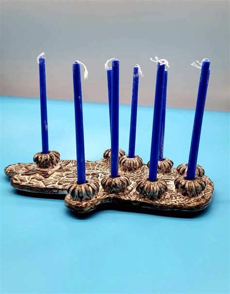 hamsa menorah de cerámica hamsa regalo hanukkah candelabra etsy
