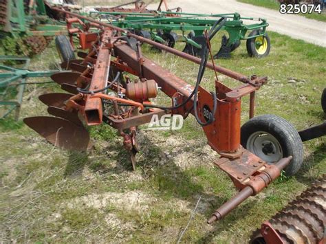 Used Massey Ferguson 880 Plow Agdealer