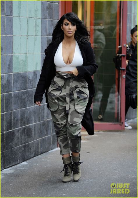 Kim Kardashian Still Lets It All Hang Out After The Grammys Photo 3300571 Khloe Kardashian