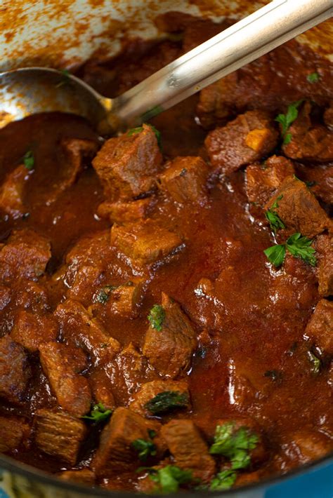 This link is to an external site that may or may not meet accessibility. Pastitsada from Corfu: Beef Stew with Pasta - Dimitras Dishes