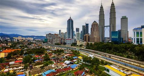 Merdeka.com mencoba mengupas satu per satu produk negara jiran. 10 Tempat Wisata Di Malaysia Yang Terkenal Favorit Wisatawan