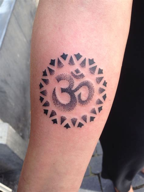 Aum Or Ohm Sign The Sound That Resonates With The Entire Universe