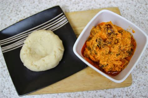 How To Make Eba Garri Nigerian Food Recipes Nigerian Food