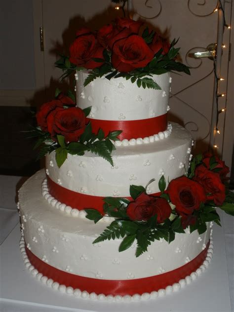 Its A Piece Of Cake Red Rose Buttercream Wedding Cake