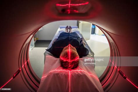 Patient Allongé Dans Un Scanner À Lhôpital Medical Photo Getty Images