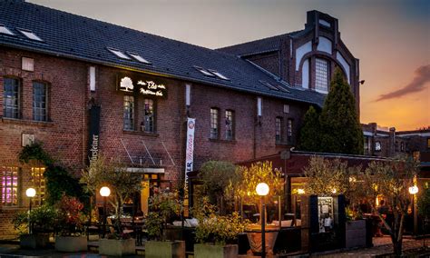 It is located west of the rhine, halfway between düsseldorf and the dutch border. Elia - Mediterranes Restaurant in Mönchengladbach