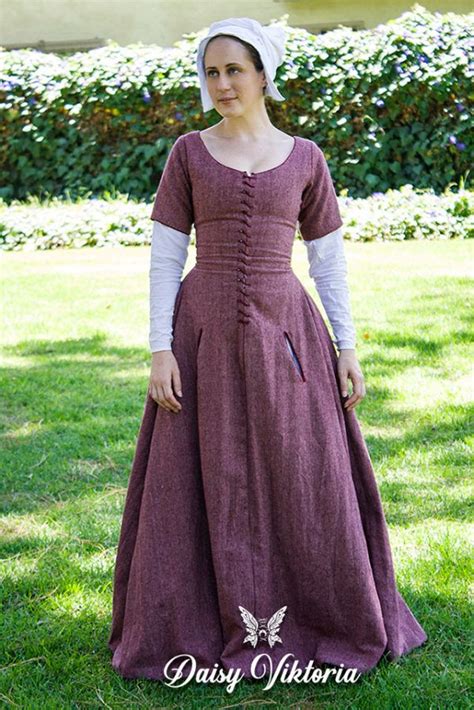 Medieval Dress Kirtle Cotehardie Gothic Fitted Gown 14th Century