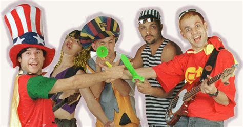 Their lyrics, music and live performances were as famous as their tragical end: Senhorita Esperança: Banda da semana : Mamonas Assassinas