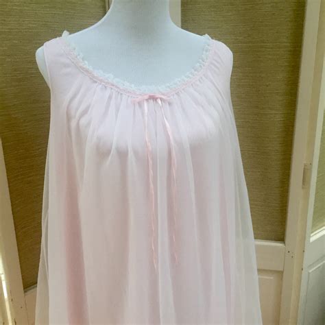Vintage S Nightgown Women S Size Large Pale Pink Vintage Nylon