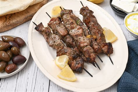 Pork souvlaki Σουβλάκι χοιρινό Mia Kouppa Traditional Greek recipes