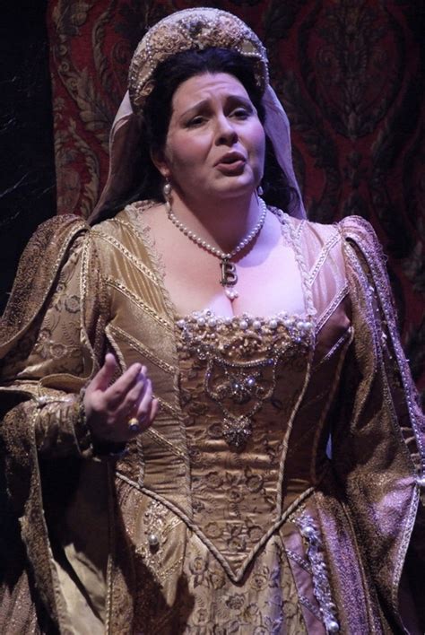 Anna Bolenas Golden Dress Opera Anna Bolena By Tudor Costume