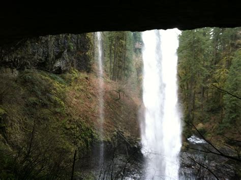 Behind The Waterfall Waterfall Oregon Hikes Fall Hiking