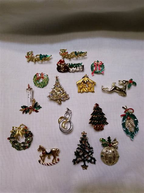 Cool Item Large Lot Vintage Christmas Brooch Pins Brooch Brooch Pin