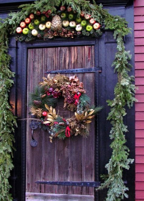 21 Extravagant Christmas Decorations For Your Front Door Christmas